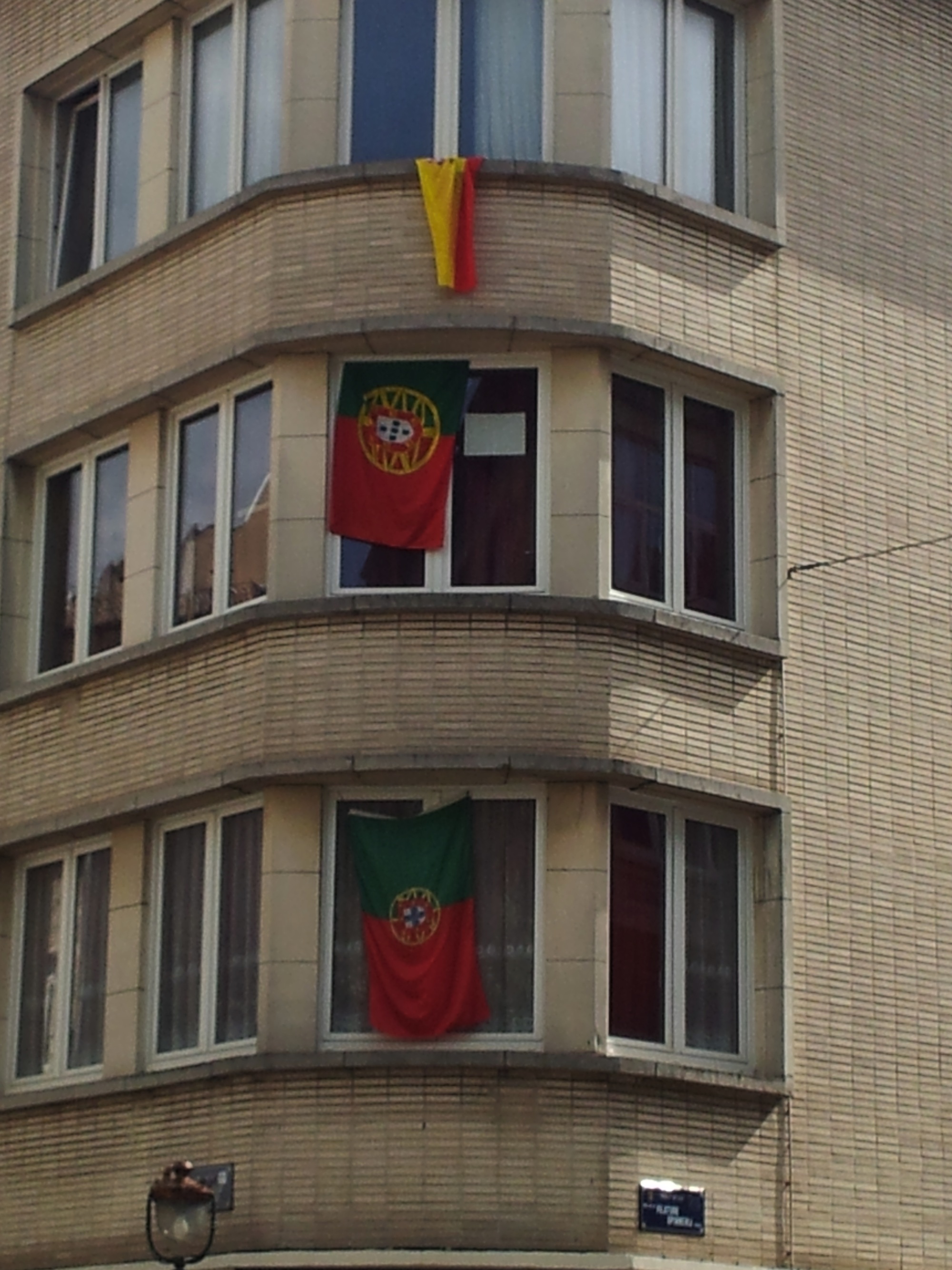 Drapeaux portugais et espagnol