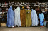 Women_shoppers_dressed_in_the_tradional_burqa_Kabul_Afghanistan_1992