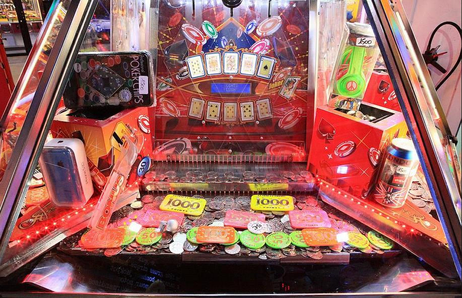 Fête foraine : comment dompter la machine pousse-pièce avec nos astuces