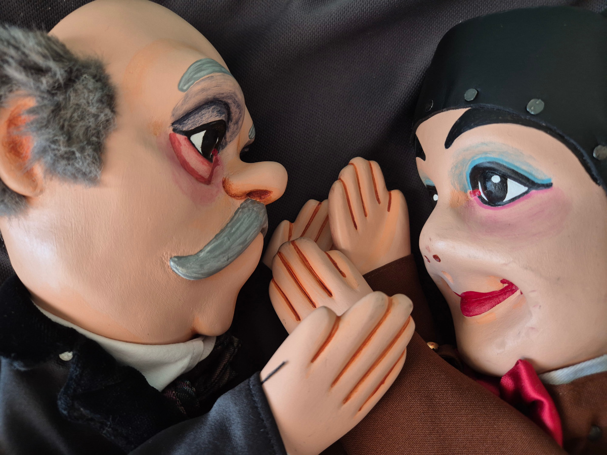 Est-il possible de transformer guignol en poupée de ventriloque ?